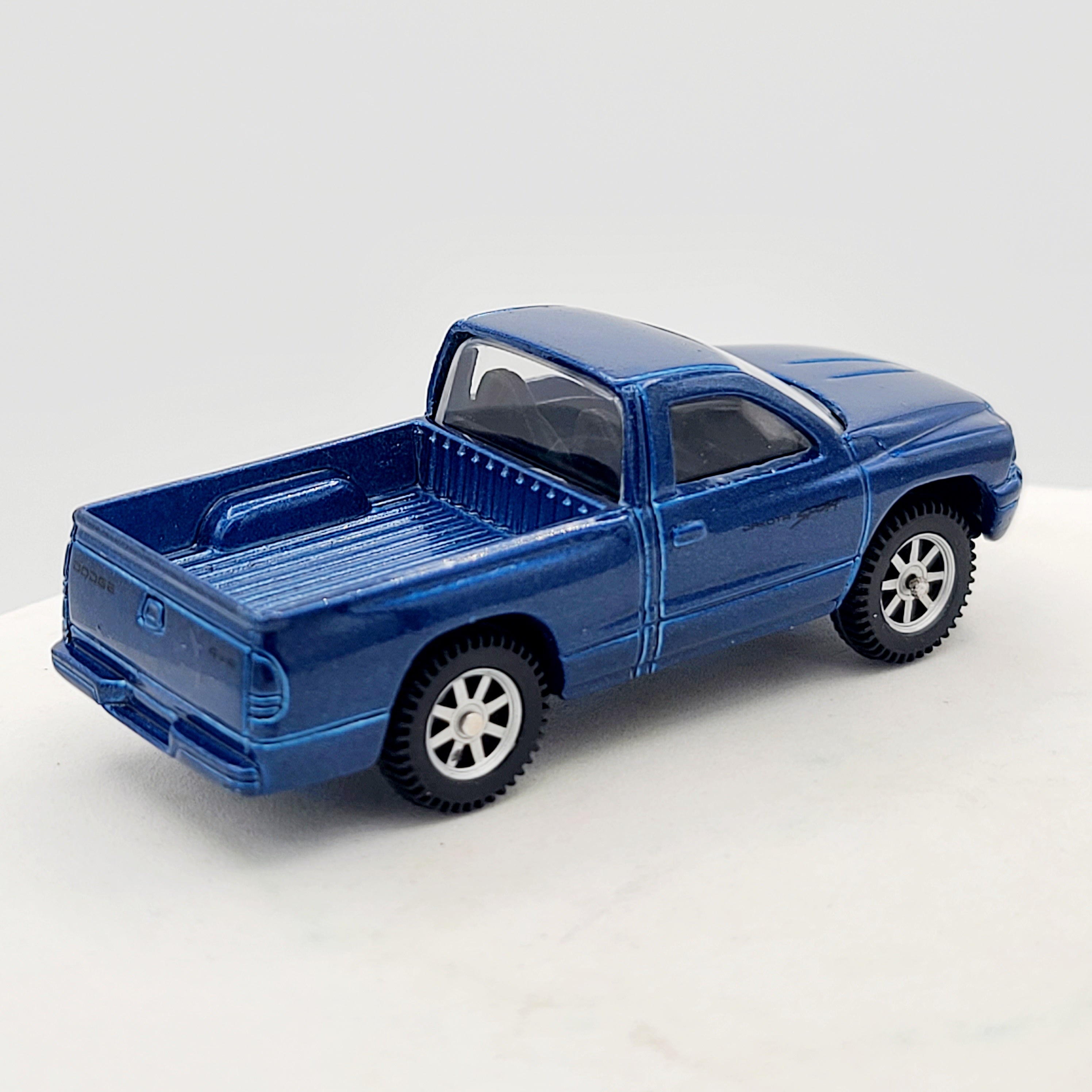 Maisto Dodge Dakota Sport Pickup Truck - Approx. 1:64, Blue (Speed Wheels / Road & Track)